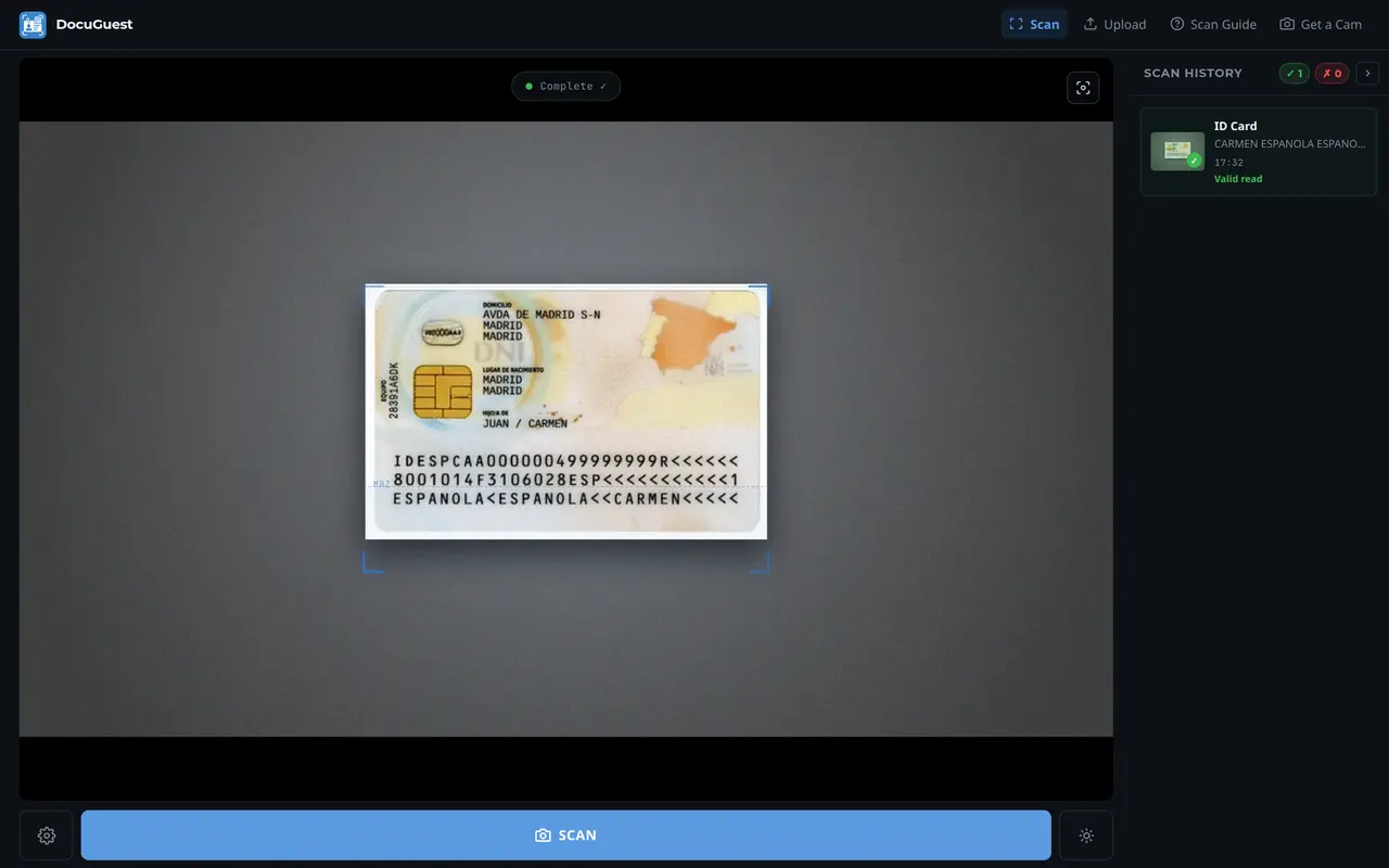 Scanner after a successful capture. The scan history on the right shows a green card reading "ID Card", the holder name, the time and "Valid read", with a green check counter of 1 in the panel header