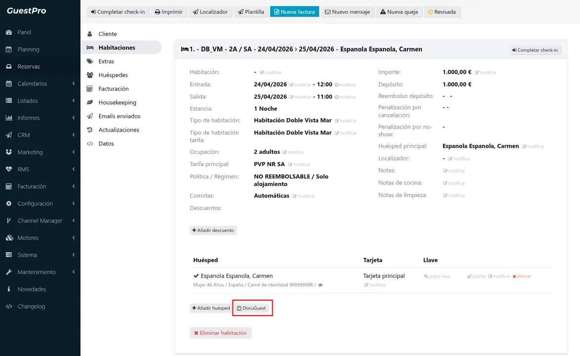 GuestPro reservation with the Habitaciones tab open in the side menu. The room details fill the main panel (room type, dates, occupancy, rates). At the bottom, the guest row shows "Espanola Espanola, Carmen" with a Tarjeta principal next to it. Below the guest row, an "+ Añadir huésped" button sits beside a highlighted "DocuGuest" button