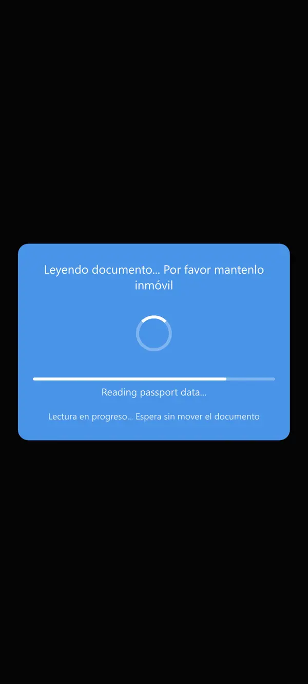 Aviso "Leyendo documento... Por favor mantenlo inmóvil" con un indicador de carga y una barra de progreso casi completa. Pie: "Lectura en progreso... Espera sin mover el documento"